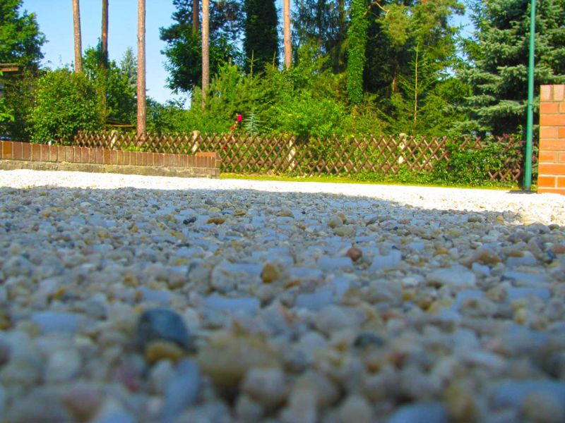 Verlegung des Kiesgitter KG30 zur unversiegelten Befestigung eines Hof