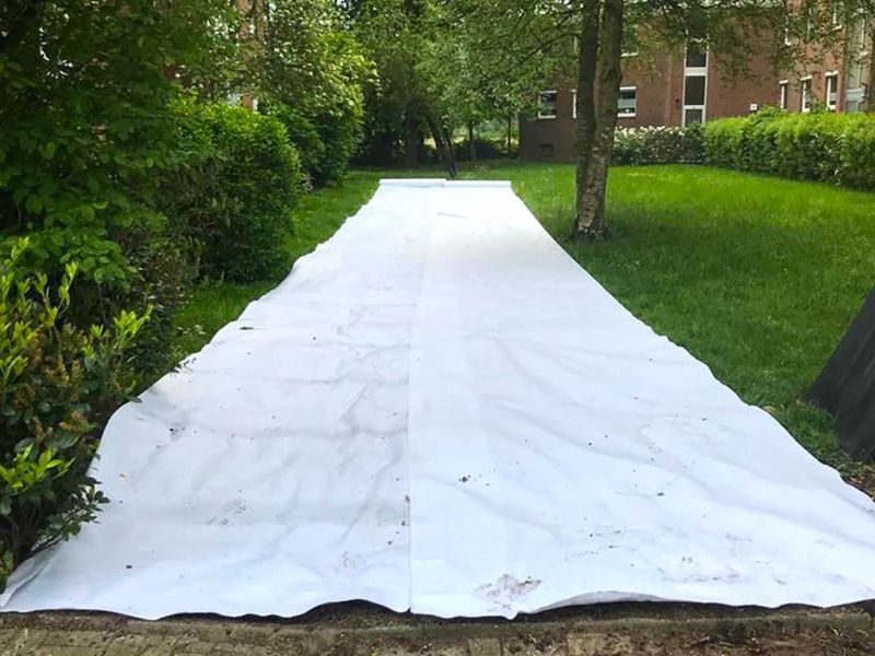 Fahrstrasse als Rasenschutz und Lastverteilung zur Baustelleneinrichtung Gebäudesanierung