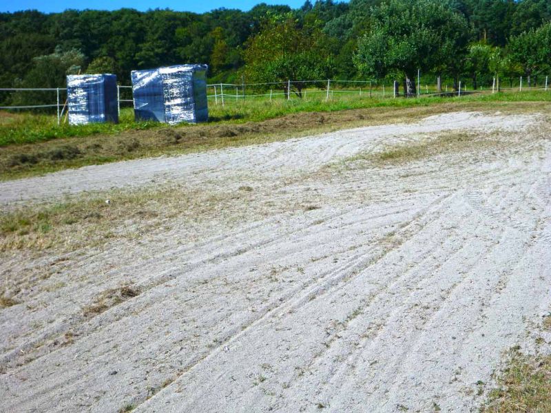 Bodenbefestigung eines Pferdeauslauf mit Weidezelt und Futterplatz