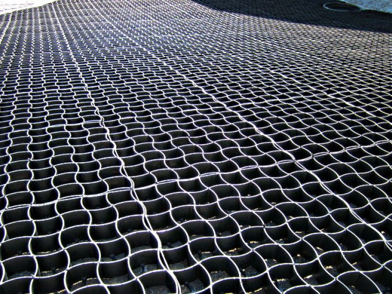 Herstellen eines unversiegelten Hof mit dem Bodengitter BG50