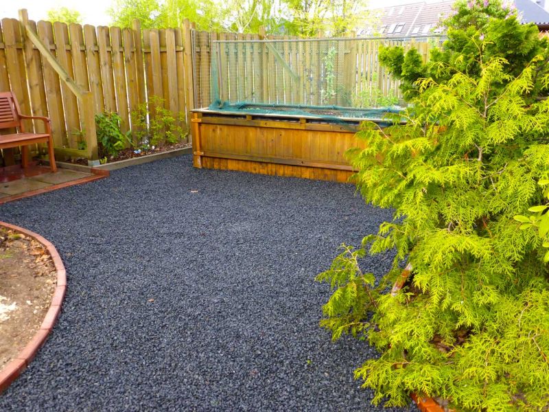 Anlegen eines stabilisierten Kiesweg und Gartenweg mit den Kieswaben KW50