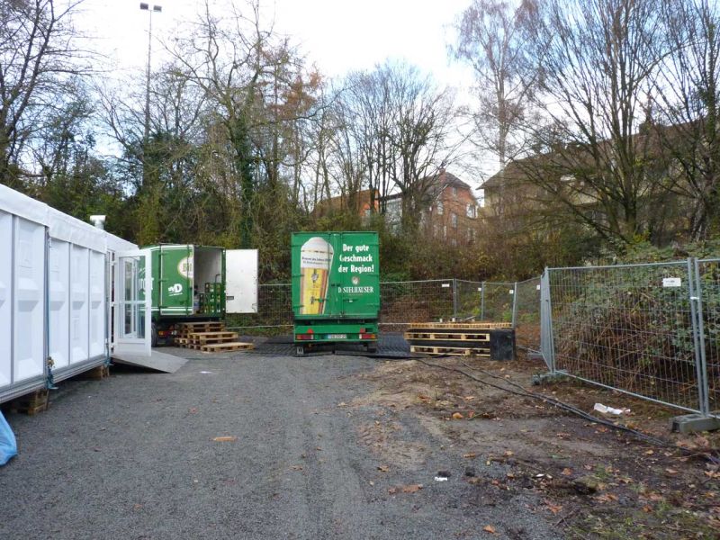 Fahrplatten zur Befestigung der Versorgungswege eines Festival