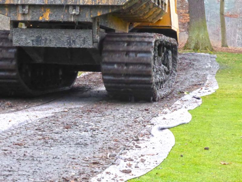 Mobile Baustraße als Bodenschutz bei Kettenfahrzeugen