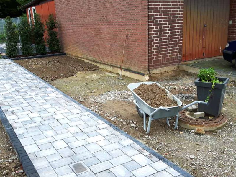 Bodengitter für eine schöne, dekorative Gestaltung von Einfahrt, Hof & PKW Stellplatz mit Schotter