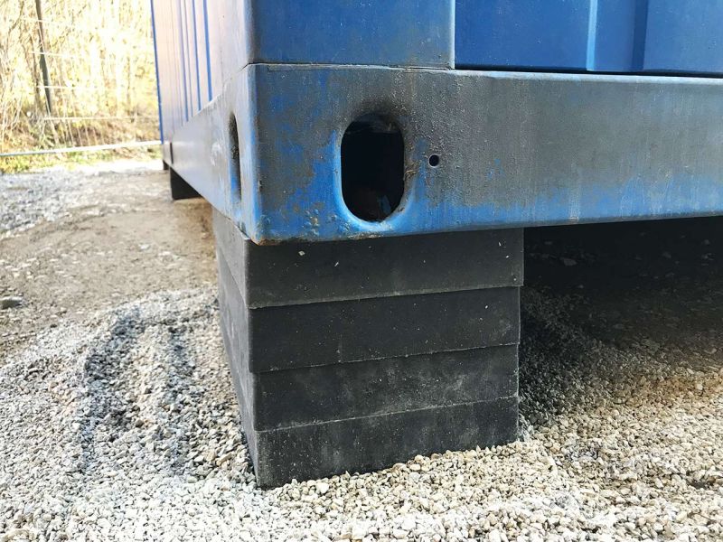 Unterlegplatten für Bürocontainer zum nivellieren und ausgleichen unterschiedlicher Höhen