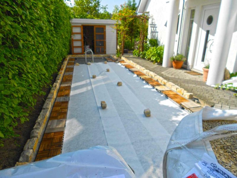 Anlegen einer stabilisierten Hof und PKW Stellfläche mit den Kieswaben KW50