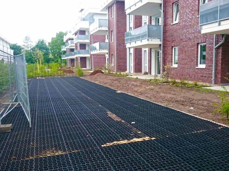 Herstellen einer Feuerwehrzufahrt und Rettungsweg mit dem Bodengitter BG50