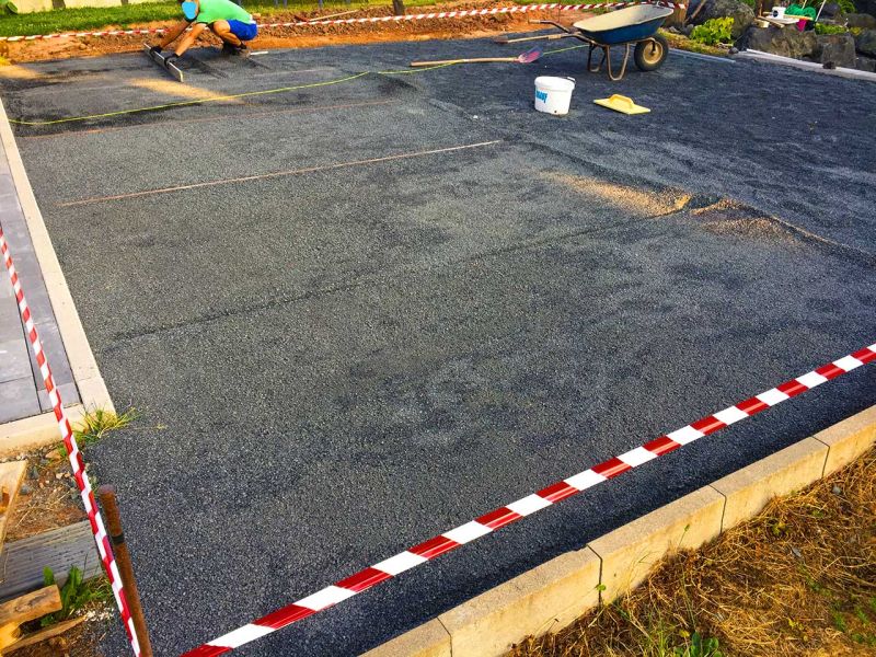 Begrünte Hofeinfahrt & Wohnwagen Stellplatz mit dem Bodengitter BG50 stabilisieren