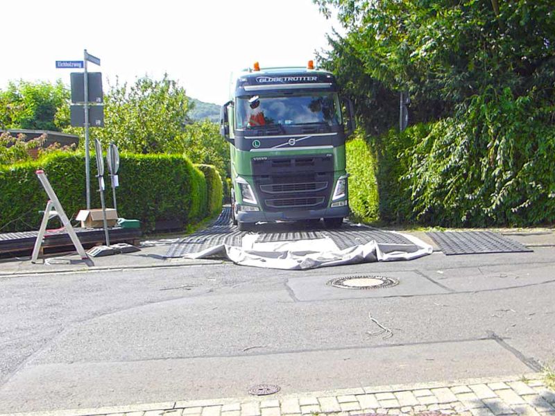 Mobile Baustraße zur Errichtung eines Modul-Hauses in Kassel