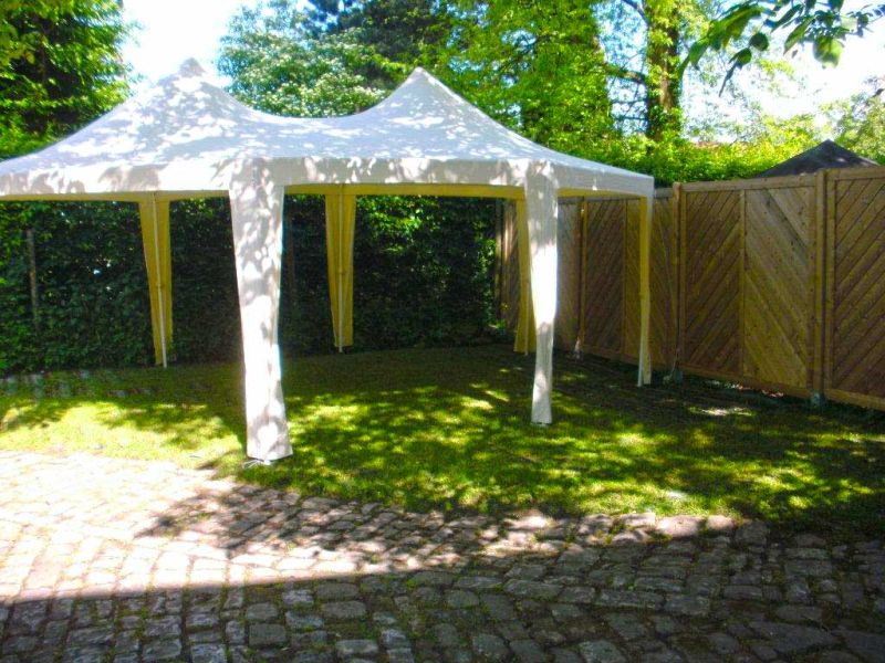 Dauerhafte Rasenverstärkung eines Pfarrgarten für Feste und Feierlichkeiten