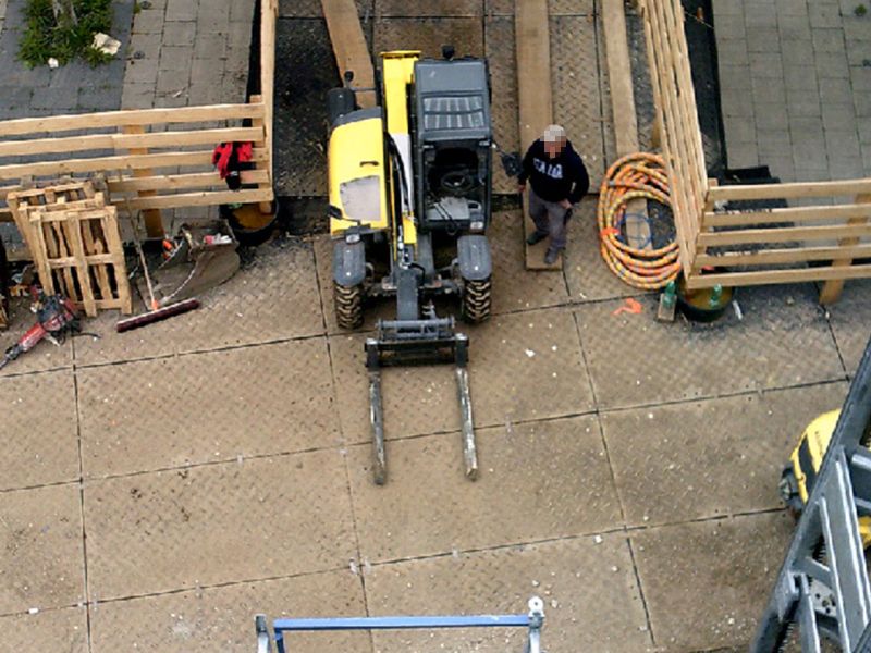 Temporäre Arbeitsplattform im innerstädtischen Bereich mit der s:tek 48