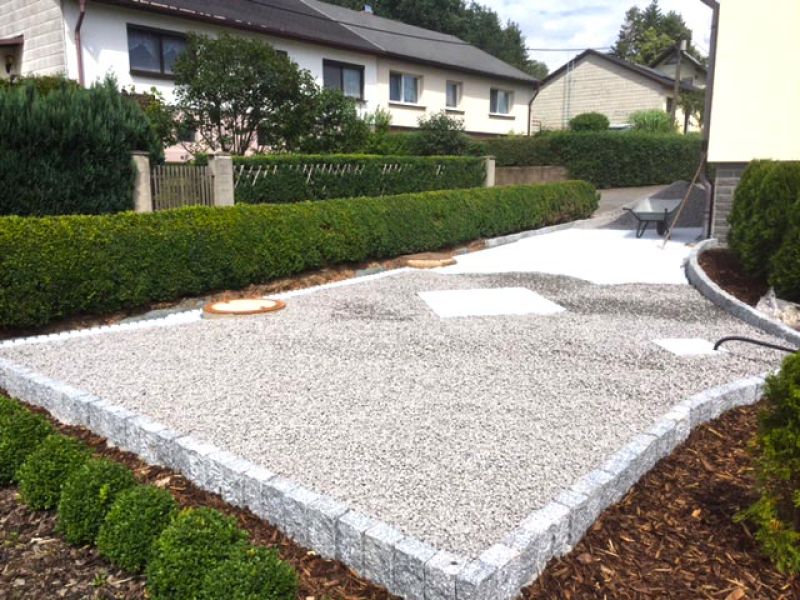 Verwandlung eines Vorgarten in einen schön angelegten PKW Stellplatz