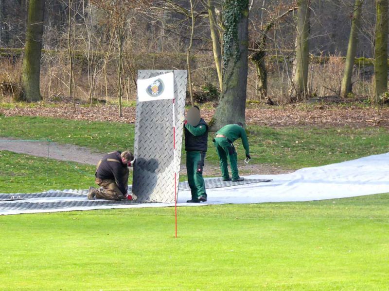Baustraße zur Teichentschlammung im Golfplatzbau bzw. Golfplatzpflege