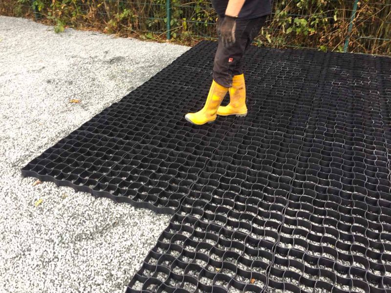 Bodengitter zur unversiegelten Schotterstabilisierung eines Lagerplatz / Lagerfläche