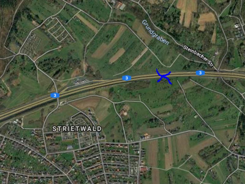 Unsere s:tek 48 · Hochleistungs-Bodenschutzplatte beim Pilotprojekt „Fotovoltaik-Lärmschutzwand“