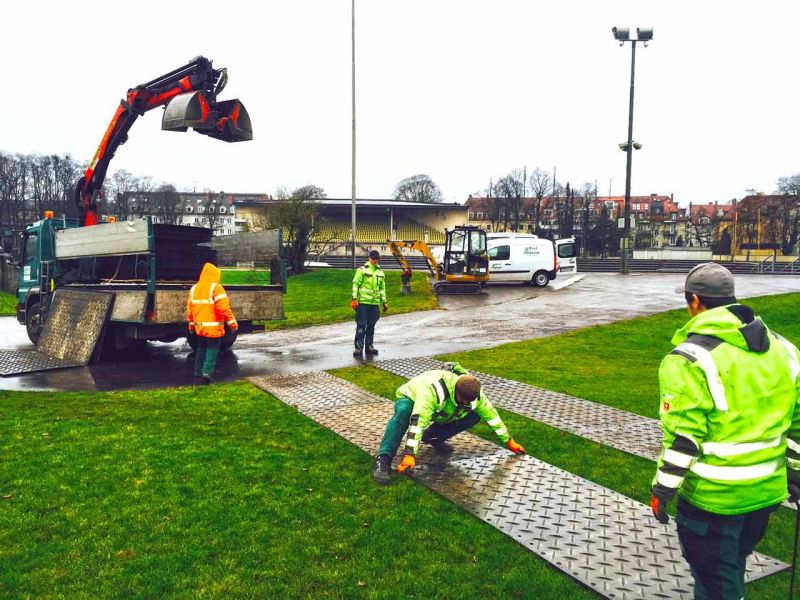Mobile Fahrstraße - Rasen schützen, Flurschaden vermeiden