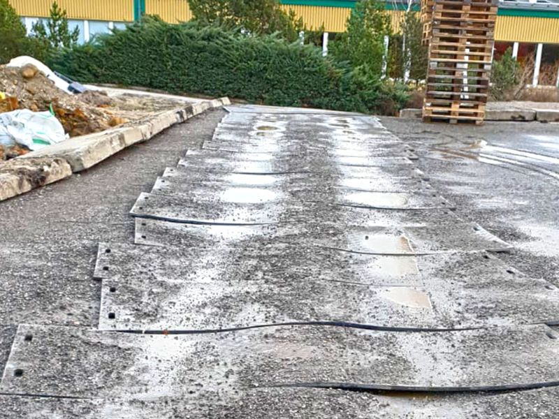 Temporäre Lagerfläche zum befahren mit Transportfahrzeugen mit den e:tek PRO Langen Fahrplatten