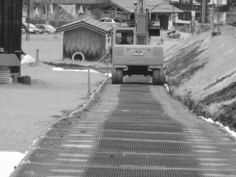 Baustraße im Gleisbau - Zugspitzbahn in Garmisch-Patenkirchen