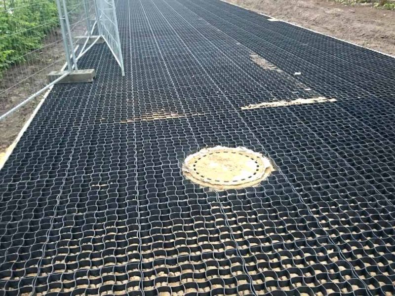 Herstellen einer Feuerwehrzufahrt und Rettungsweg mit dem Bodengitter BG50