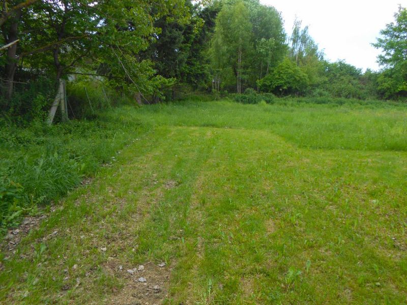 Befestigung einer Rasenfläche als Stellplatz für PKW-Anhänger mit dem Rasengitterstein RGS35