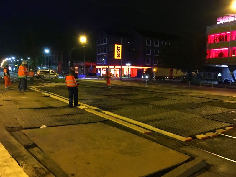 Zu schwer gibt´s nicht – s:tek 48 Bodenschutzplatten als Schutz des Untergrunds bei einem Schwertransport