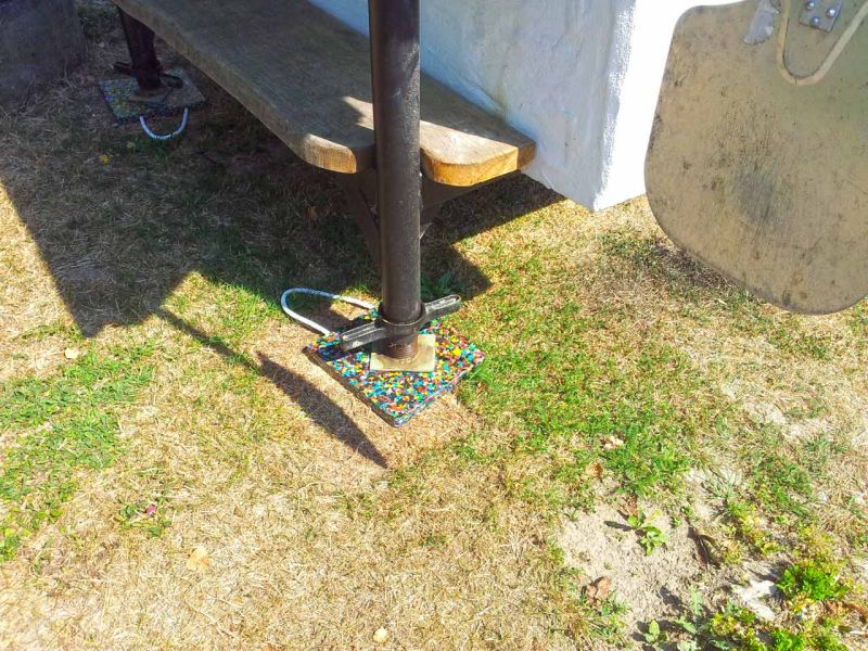 Abstützplatten aus Kunststoff als Unterlegplatten für einen mobilen Steinofen