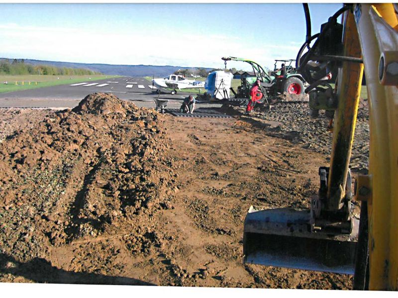 Verlängerung der Auslaufzone einer Flugplatz Landebahn mit dem Bodengitter BG50