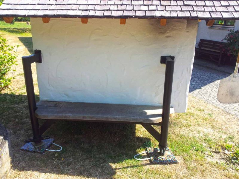 Abstützplatten aus Kunststoff als Unterlegplatten für einen mobilen Steinofen