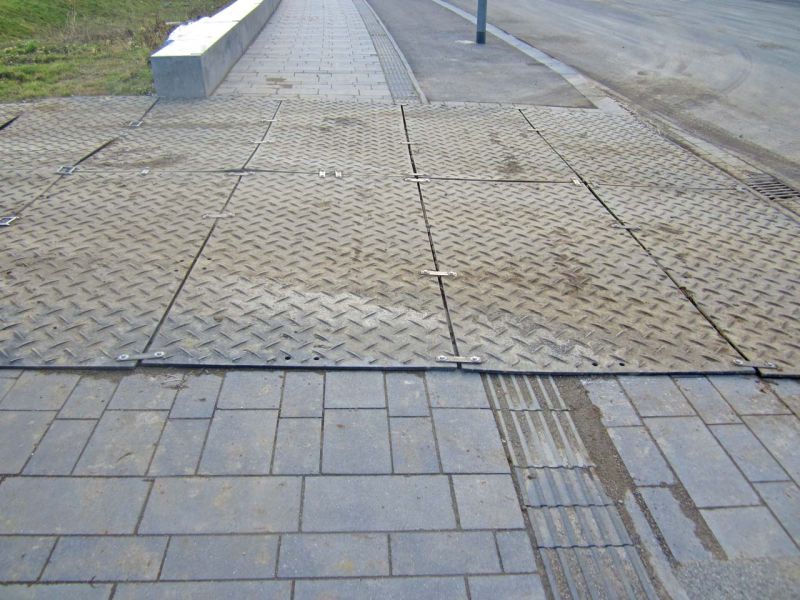 Mobile Baustraße zur Abfuhr von Erdarbeiten in Aachen