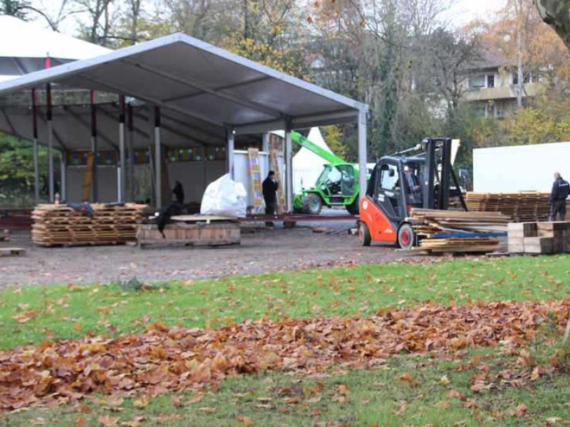 Fahrplatten zur Befestigung der Versorgungswege eines Festival