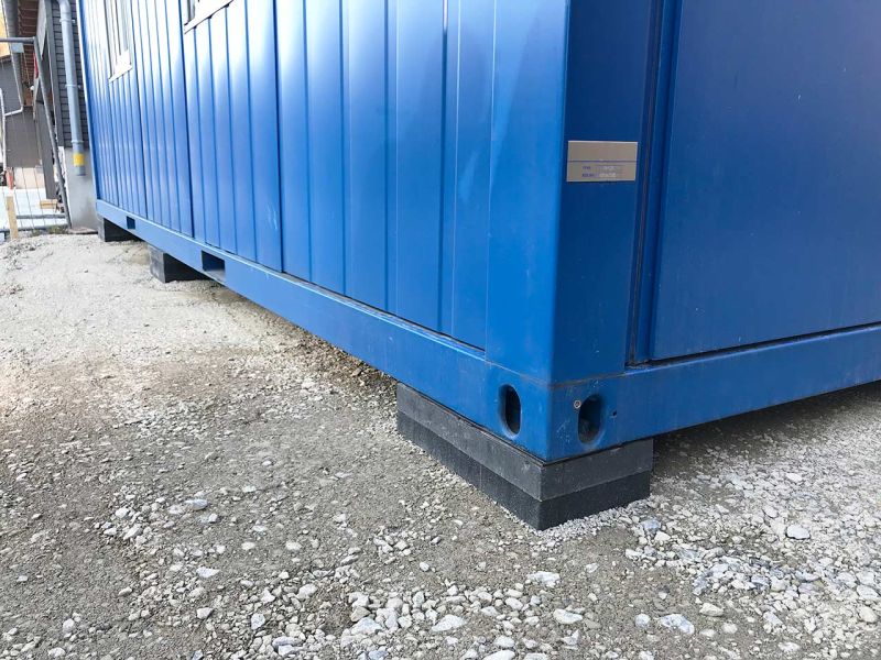 Unterlegplatten für Bürocontainer zum nivellieren und ausgleichen unterschiedlicher Höhen
