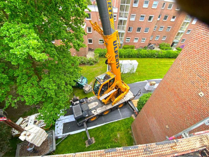 Fahrstrasse als Rasenschutz und Lastverteilung zur Baustelleneinrichtung Gebäudesanierung