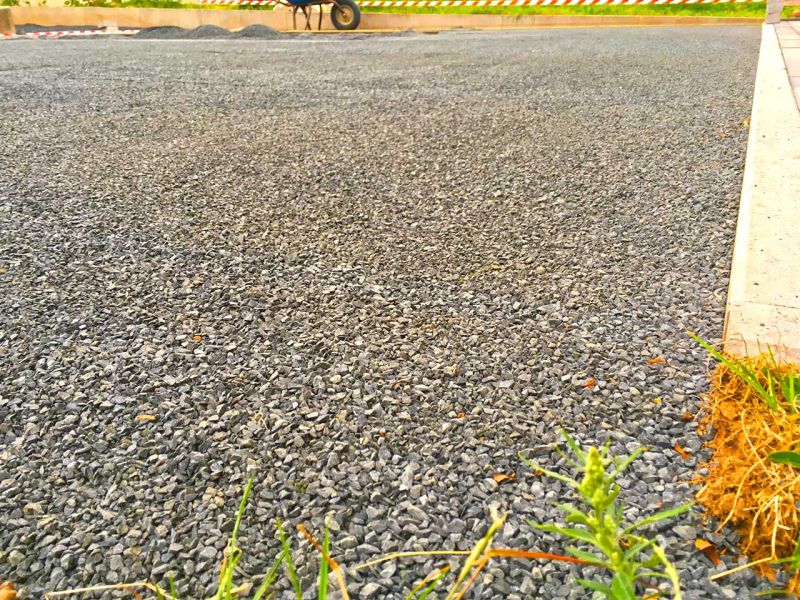 Begrünte Hofeinfahrt & Wohnwagen Stellplatz mit dem Bodengitter BG50 stabilisieren