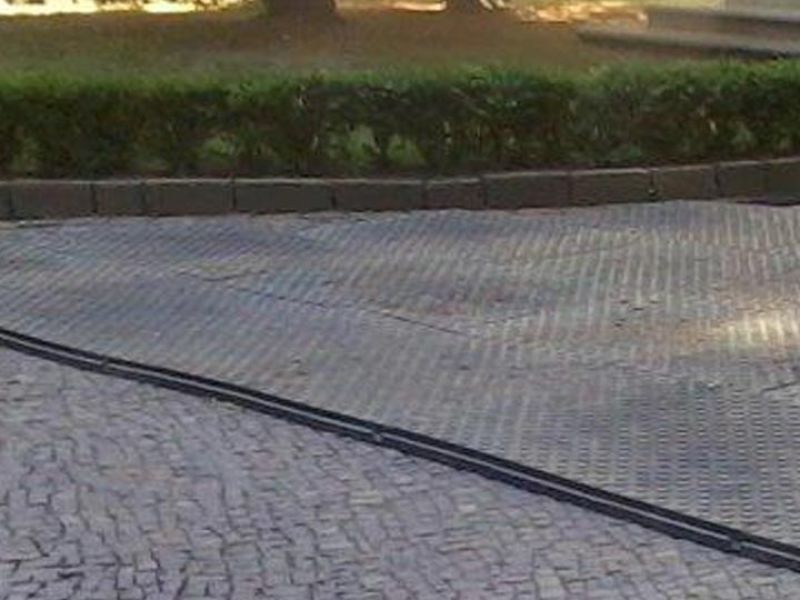 Bodenmatte BM44 zum Schutz eines Kopfsteinpflaster und Mosaik