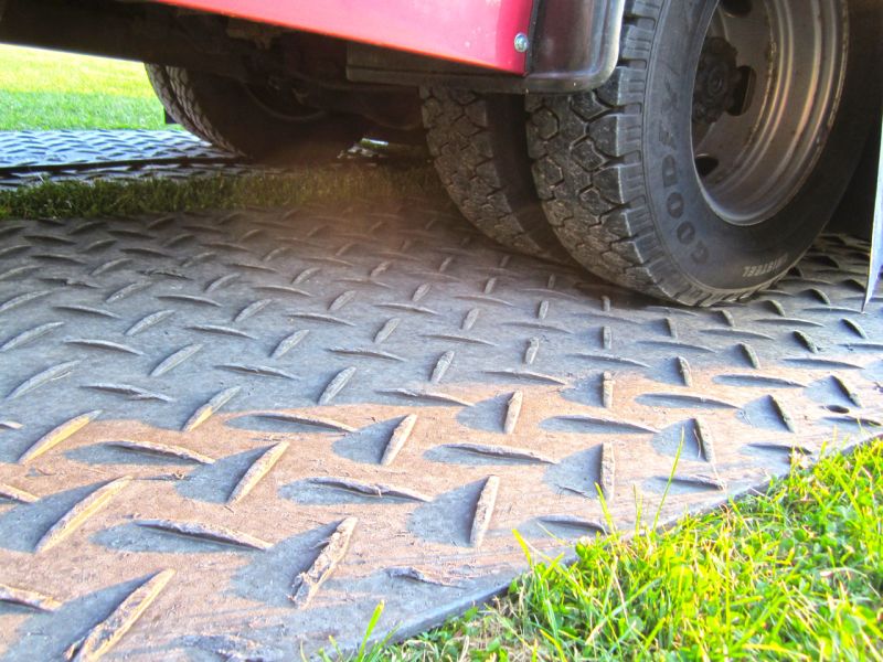 Fahrplatten für einen Tauchtruck auf dem RTL Gelände in Köln