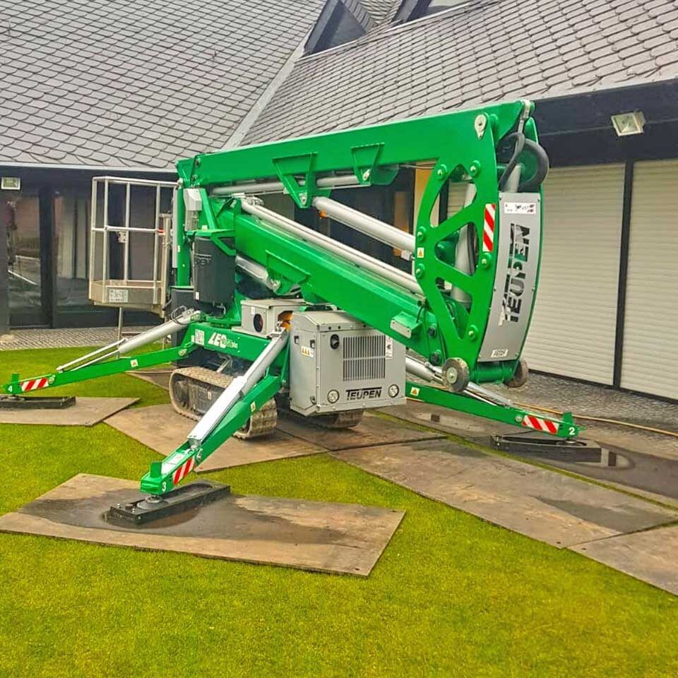 vtek fahrplatten als rasenschutz fuer raupenarbeitsbuehnen kettenarbeitsbuehnen 000 1280x1280 1 e1724147430497