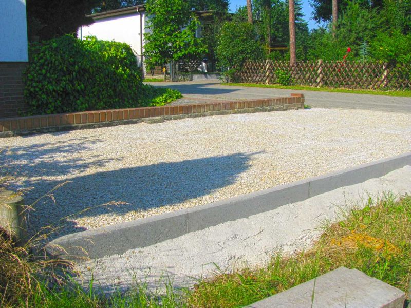 Verlegung des Kiesgitter KG30 zur unversiegelten Befestigung eines Hof