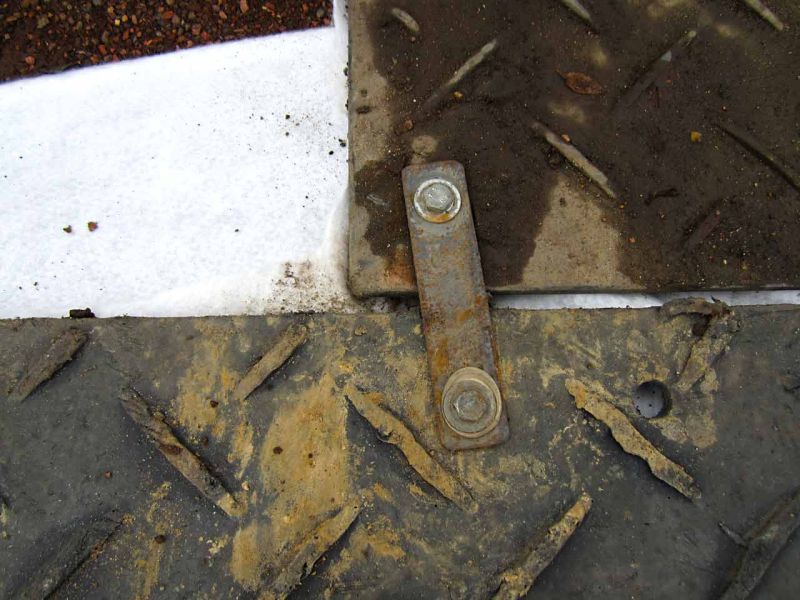 Sanierung einer Deichanlage - Wurzelschutz / Baumwurzelschutz