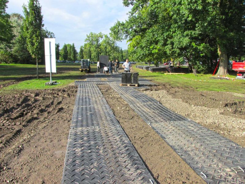 Mobile Fahrstraße für den IAA Besucherparkplatz Frankfurt