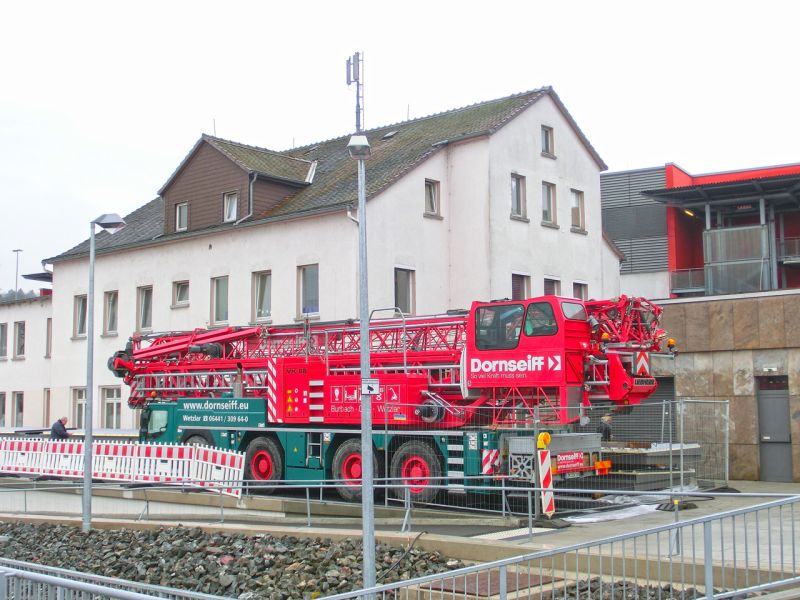 Bodenschutzplatten als Stellfläche für einen Autokran