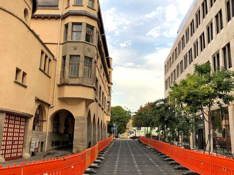 xtek Fahrplatten als Pflasterschutzmatte während der Umgestaltung und Sanierung des Markplatz in Stuttgart