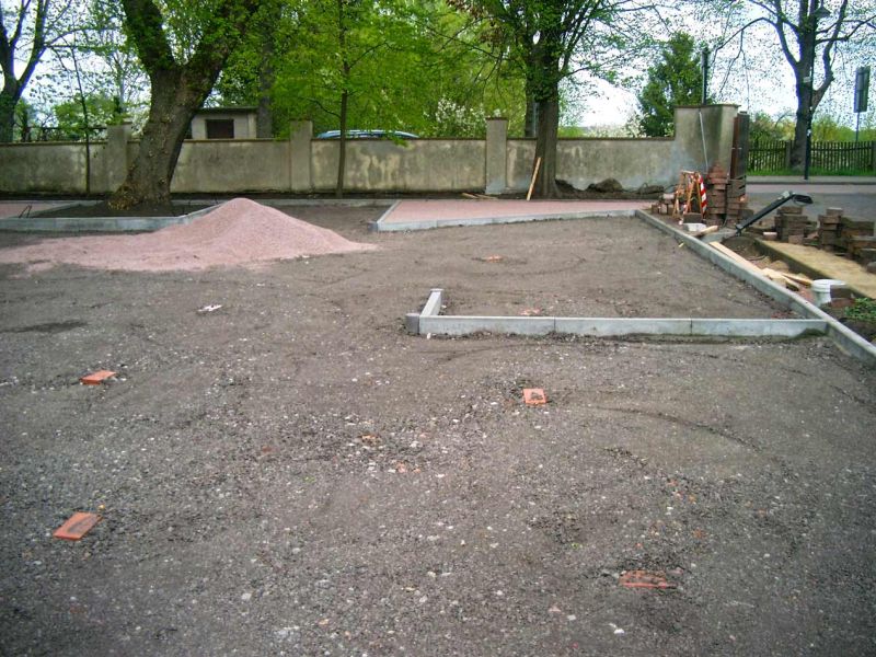 Herstellung eines großen Parkplatz mit dem Bodengitter BG30