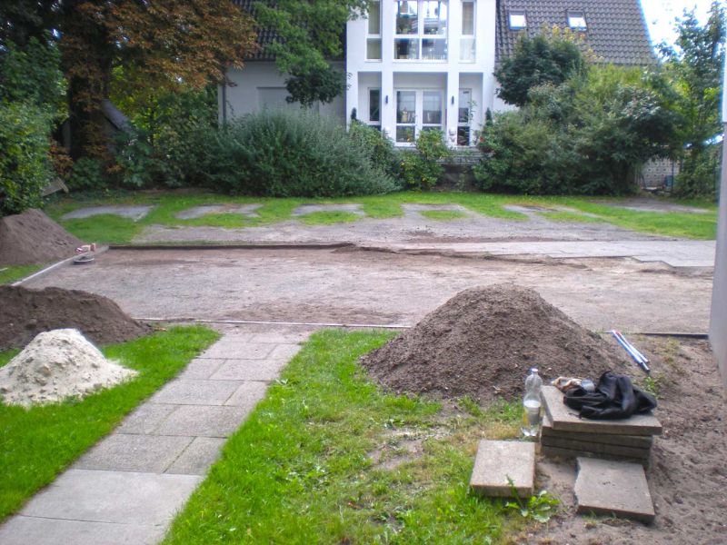Neugestaltung eines begrünten Mieterparkplatz mit dem Bodengitter BG50