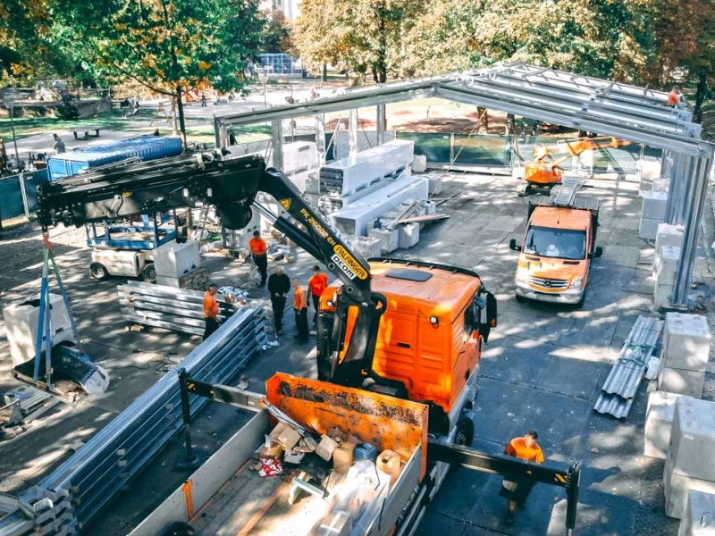 Lastverteilende Bodenschutzplatten als tragfähiger Unterboden zur Errichtung einer temporär genutzten Stahlhalle als Eventzelt