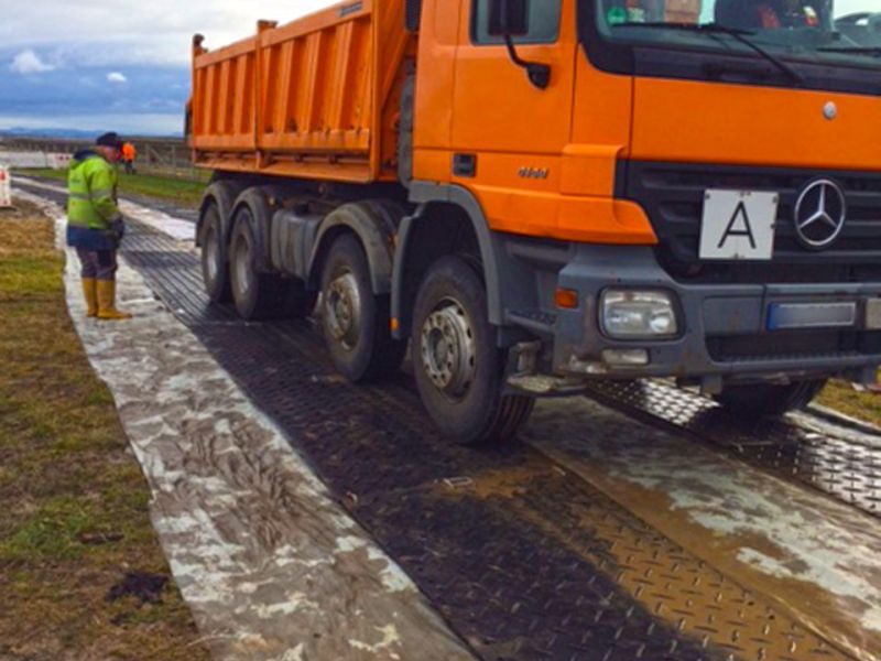 Mobile Baustrasse von Securatek zur Rohrsanierung bzw. Kanalsanierung einer Rohrleitung