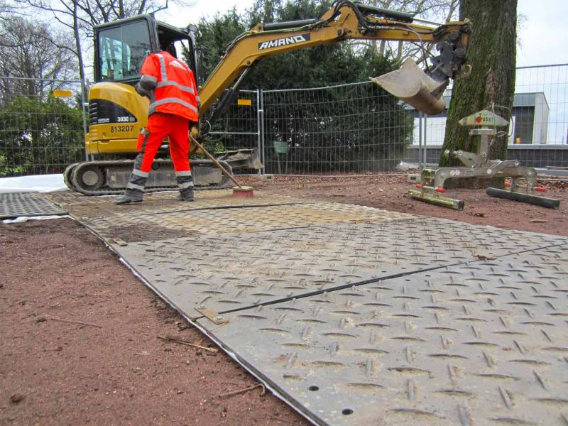 Sanierung einer Deichanlage - Wurzelschutz / Baumwurzelschutz