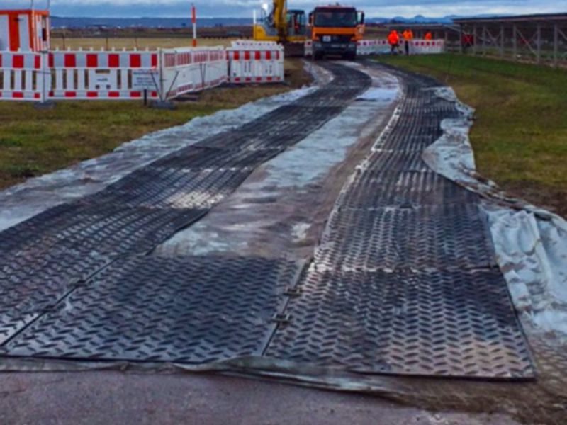 Mobile Baustrasse von Securatek zur Rohrsanierung bzw. Kanalsanierung einer Rohrleitung