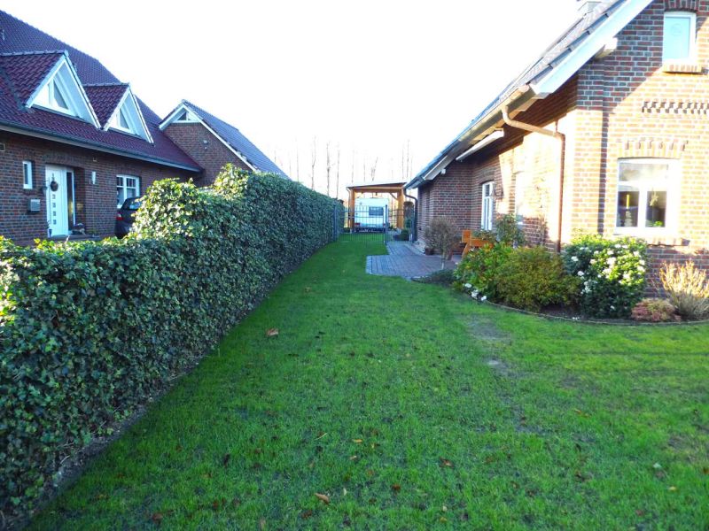 Bodenbefestigung einer begrünten Carport-Zufahrt mit dem Bodengitter BG50