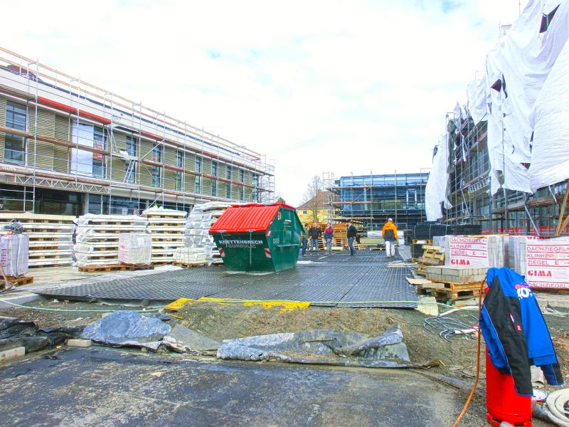 Bodenschutzplatten zum Schutz des Pflasters - Neubau in Bad Vilbel
