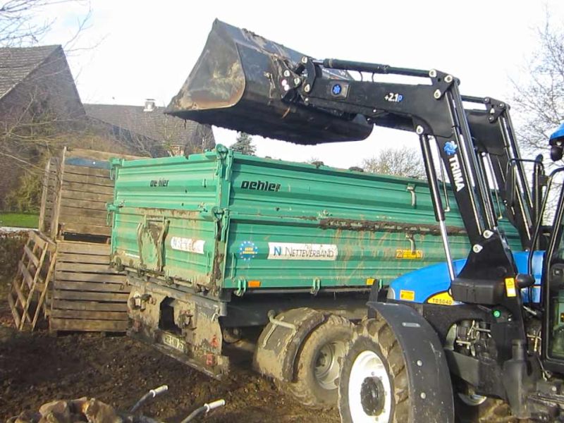 Fahrplatten als Hilfe zur Teichentschlammung